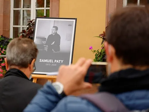 Paris : la plaque du square Samuel-Paty dégradée